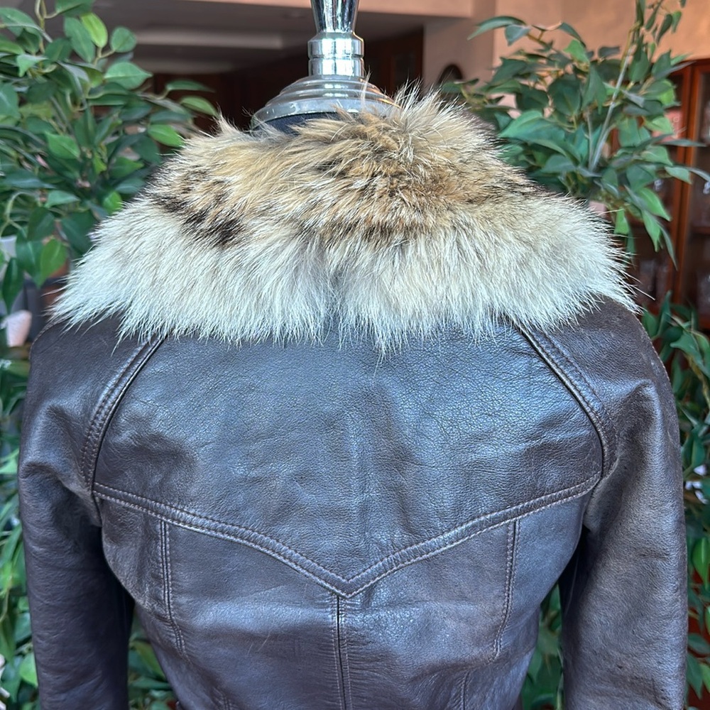 Gorgeous Vintage Size XS Brown Leather Bomber Jacket with Fox Fur Collar & Belt - Picture 6 of 15